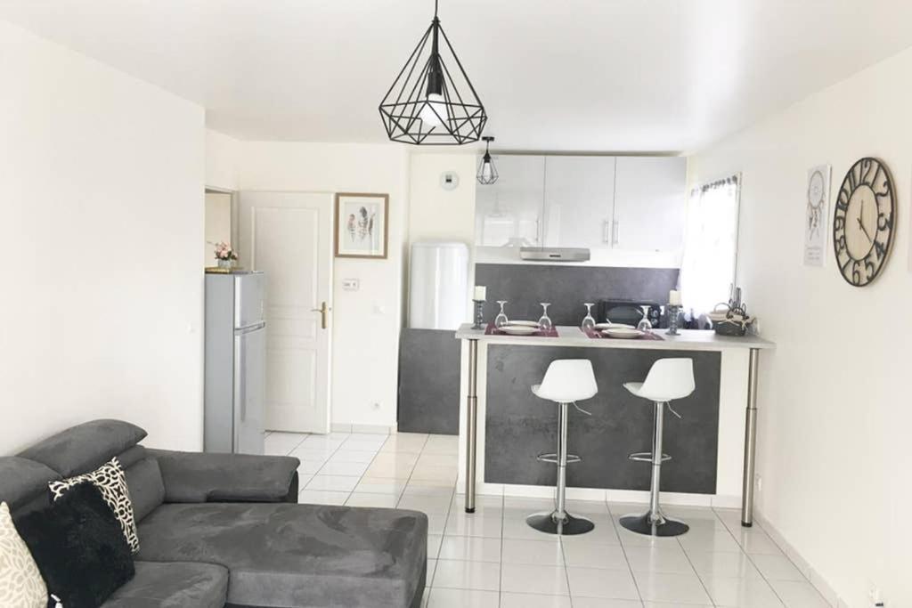 Superbe Appartement Lumineux Proche Disney Монтеврен Екстериор снимка